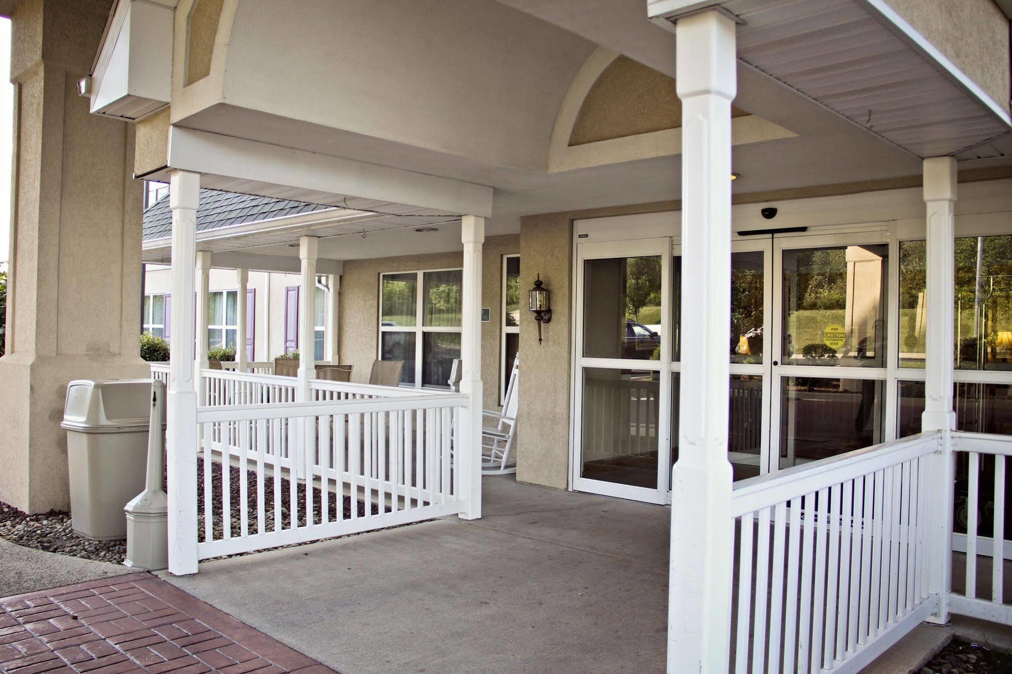 Country Inn & Suites By Radisson, Frackville Mount Pleasant Exterior photo